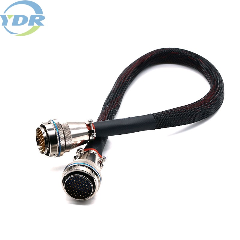 Bir tel konektörünün parçaları nelerdir?